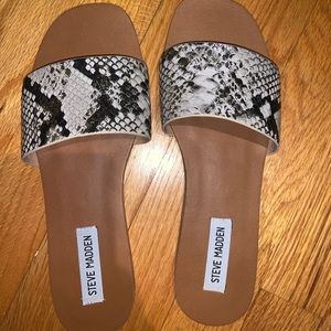 Steve Madden Nikini Slide Sandal